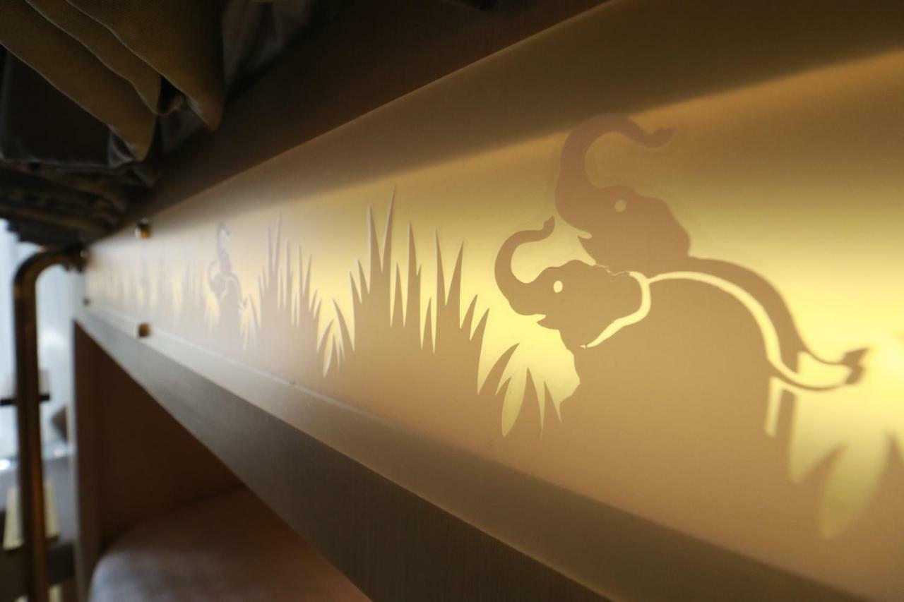 The Lol Elephant Hostel Бангкок Екстер'єр фото