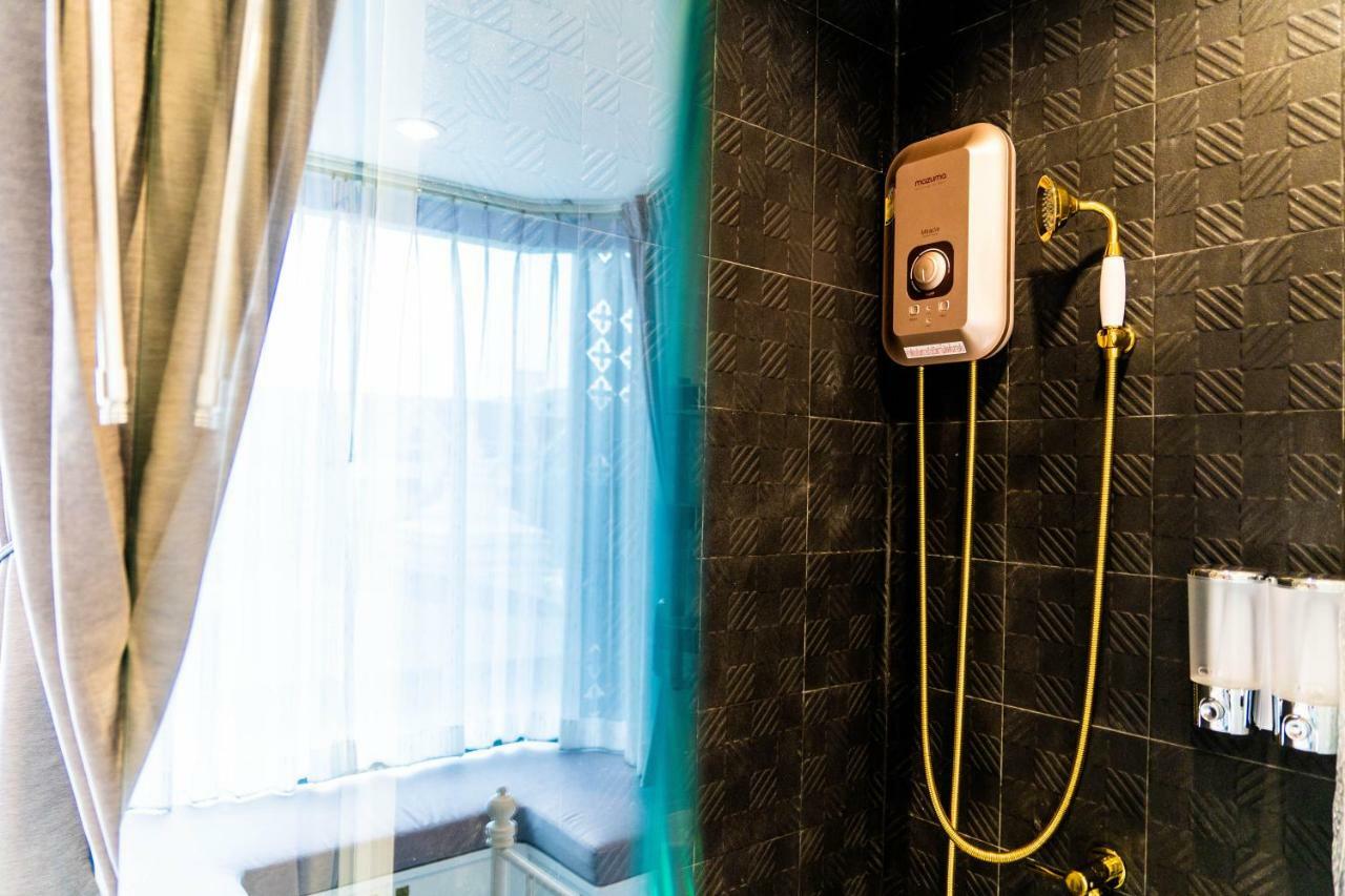 The Lol Elephant Hostel Бангкок Екстер'єр фото